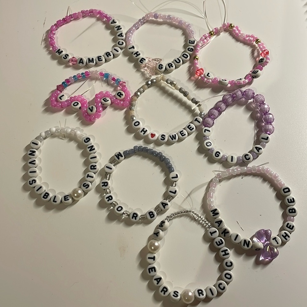 Taylor Swift and Olivia Rodrigo bracelet